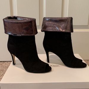 Calvin Klein Kaiya K Suede / Crackled Met Heel Boots size 7.5